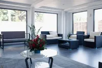 Hibiscus Suites And Residences - Mountain view