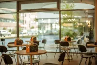 斯圖加特展覽中心the niu Mesh假日飯店 - 早餐