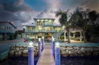 Paradise Bay - 4 Bedrooms (with 2 Master Suites 4 Bathrooms - sleeps 10 - Boutique