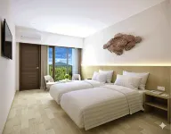 Grand Whiz Hotel Trawas Mojokerto - parking