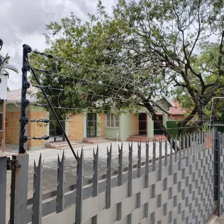 Laroza Guest House