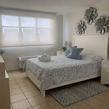 Oasis Luxury Penthouse with Ocean & Marina Views