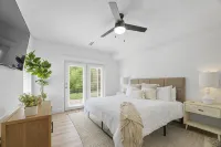 Maia House – Luxury Waterfront Retreat w/ Resort Amenities - Uima-altaat