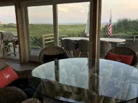 Ultimate relaxation at the beach and conservation land, completely renovated - Hot Tub