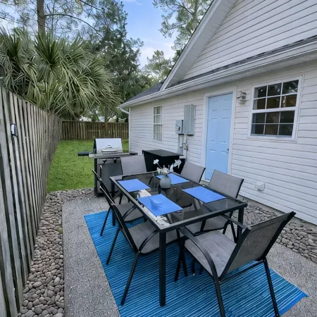 Egret's Cove-Free Beach Pass, Near Golfing and Marina, Walk to Restaurants!