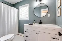 Charming 2 bedroom house, 1 mile from U of O and 7 minute walk to DT Eugene.