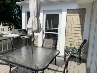 Great Narragansett Location! Classic Beach Cottage.  Short Walk to Kelly Beach. - breakfast