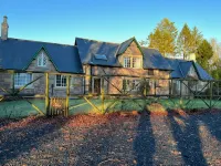 Rose Cottage - Charming Cottage in the Grounds of a Private Country House Estate - 2-Star