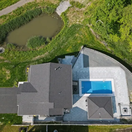 Modern Spacious 6-Bedroom - Track Season Retreat - 20 min from Track Отели в г. Халфмун