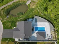 Modern Spacious 6-Bedroom - Track Season Retreat - 20 min from Track - Homestays