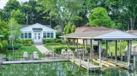 Phoebe’s Waterfront Lakehouse . Close to Mad River Mountain Skiing & Cranberry's - 4-Star