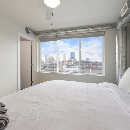 Unique 4Bed/3.5 Bath Townhouse/Garage+Rooftop Deck
