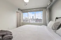 Unique 4Bed/3.5 Bath Townhouse/Garage+Rooftop Deck - Bungalow