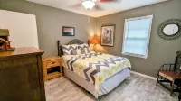 Cricket Hollow with Dock and private Lake Access Sleeps 6 - 4-Star