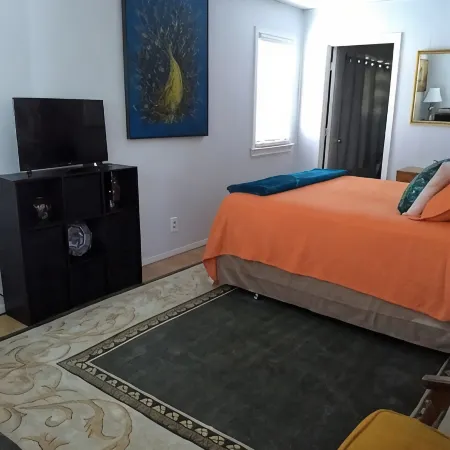 Very clean & private
