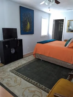 Very clean & private