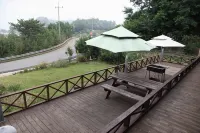 蔚珍達拉瑞的幸福旅館 - 停車場