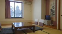 나가오카 가마부로 온천 료칸 - 주차장