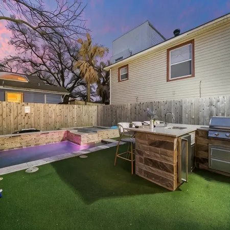 Luxe Montrose Retreat with Heated Pool/Spa, King Beds and Mini-Golf