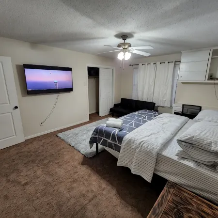 Ranch at Lake Ray Roberts - 10 Acres walk to lake 4 Bed 2 Bath