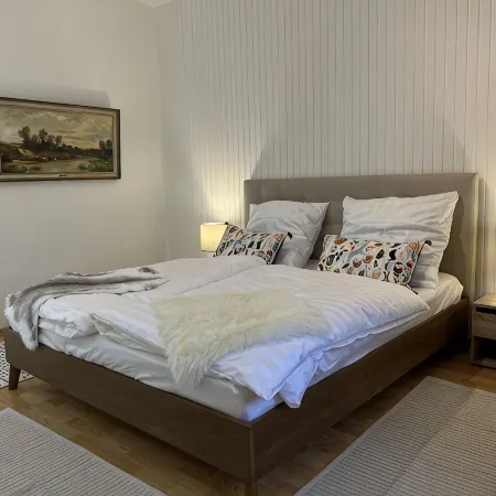 Casa Estrella -5 min zum Duisburg Hbf, -nähe Uni Duisburg/essen -erdgeschoss