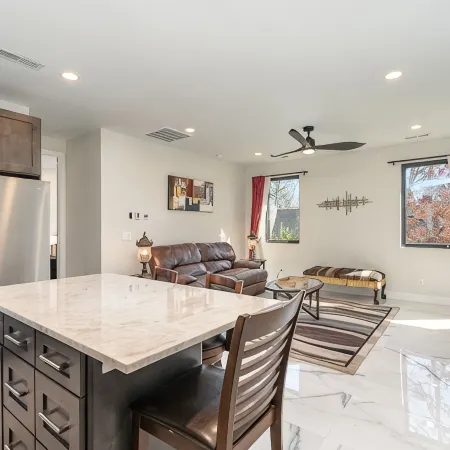 All New spacious cozy in-law suite 1BD minutes to highway 485 & 74