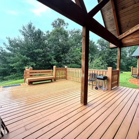 Cozy 3-bdrm cabin in Warrens with AC WiFi and a beautiful view off the back deck