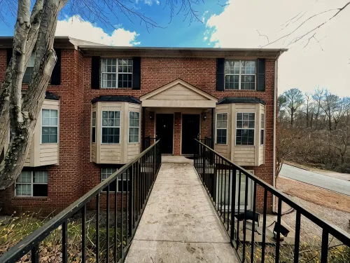 Recently Renovated Two-story Condo! - balcony