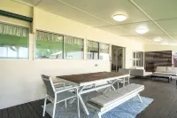 4 Bedroom House with Pool, Mini Golf, Kayak and More - 4-Star