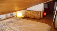 50 metres from the cable car, quiet, spacious apartment, parking and wifi. - balcony