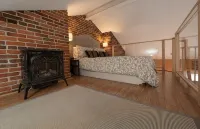 Historic Apartment Downtown Kingston