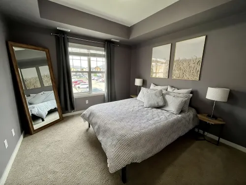 Modern Luxurious 2 BR Condo + Pool + Hot Tub + Games Room + Gym - Kitchenette