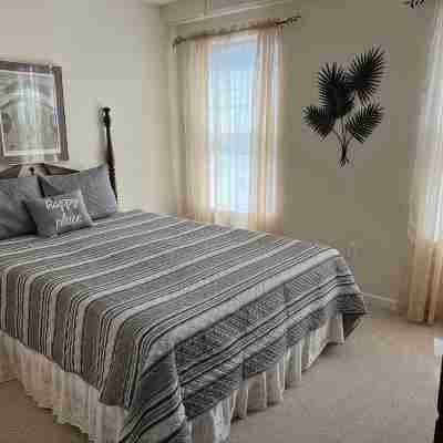 Beach Getaway-Year-Round Vacationer’s Retreat! Beautiful, Spacious, Comfortable! Rooms