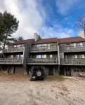 Cozy Killington Mountain View Condo