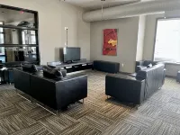 Modern Luxurious 2 BR Condo + Pool + Hot Tub + Games Room + Gym - Kitchenette
