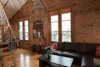 Historic Apartment Downtown Kingston