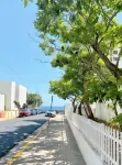 Endless Summer City Suite - Stylish Stay in Prime Location - Kitchen