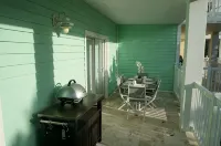 "Luxurious Villa" 2 Bedroom / 2 Bath