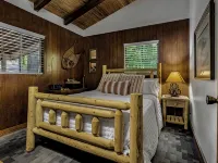 Vintage Smith Lake Retreat! Hotels in Walker County