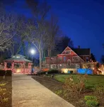 Charming 2nd floor unit in historic district - homestay