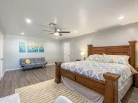Relaxing Oasis! 5 bedroom 3 bath with Pool - สระว่ายน้ำส่วนตัว