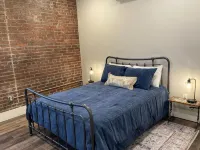 Modern Luxury Meets Historic Charm: Unwind in Style in Purpose Executive Suites - 3-Star