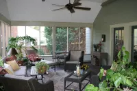 Contemporary colonial cottage, close to dwntown Rockville and metro, accessible. - Wifi