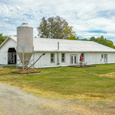 Unique barndominium with lots of space near Chattanooga