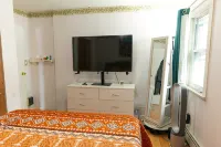 Cozy Furnished Ranch! Pet Friendly! 22 Min. to MetLife Stadium! - Pools