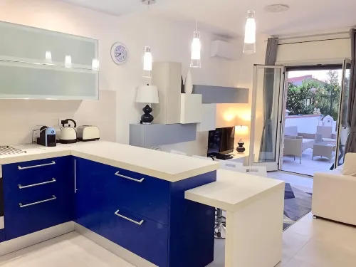 "MOTTOLA APARTMENT" SUITE with Terrace 200 m from the sea - 레지던스