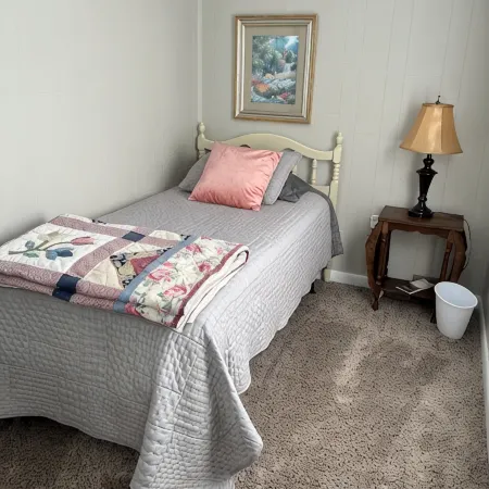 Family-friendly cottage - close to BMS, Watauga Lake, Asheville, Johnson City