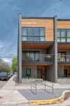 Townhome with Stunning Views & Modern Finishes - balcony