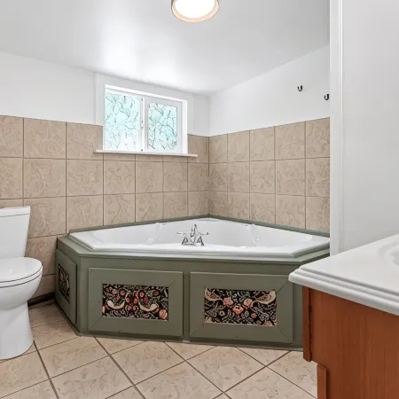 Cozy Creekside Cabin w/ Wraparound Covered Deck and Barrel Sauna Hotels in Laurel Fork
