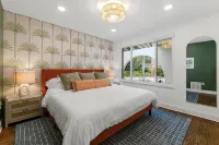 Backyard Games, Fire Pit, Heated Pool, Near Beach - 3 stjerner